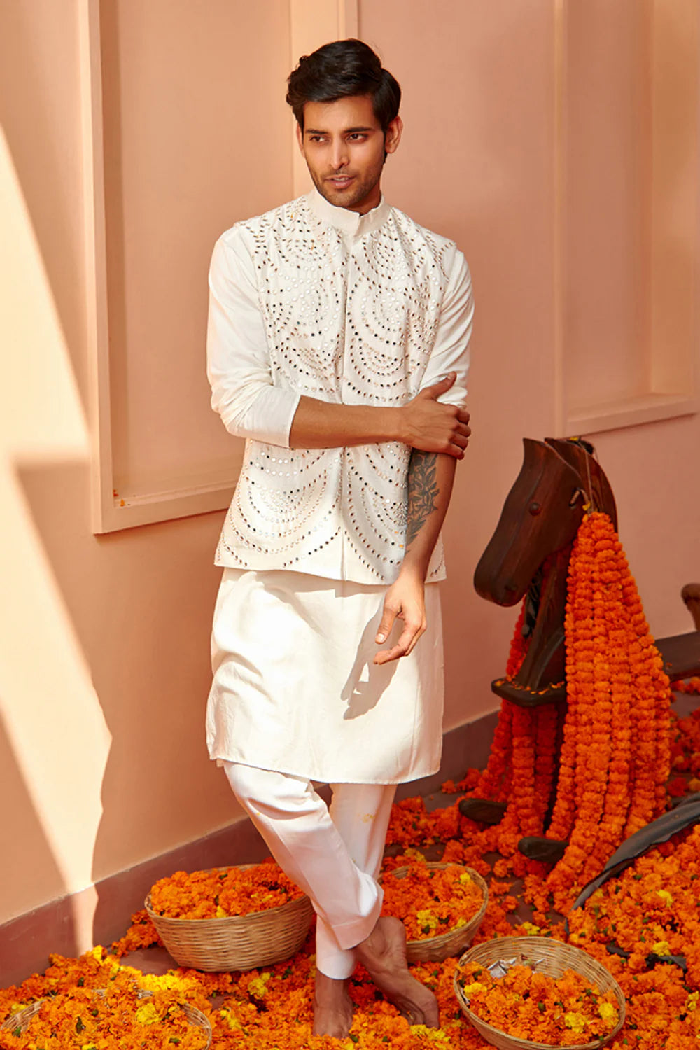 WHITE SEMI CIRCLE MIRRORWORK BUNDI