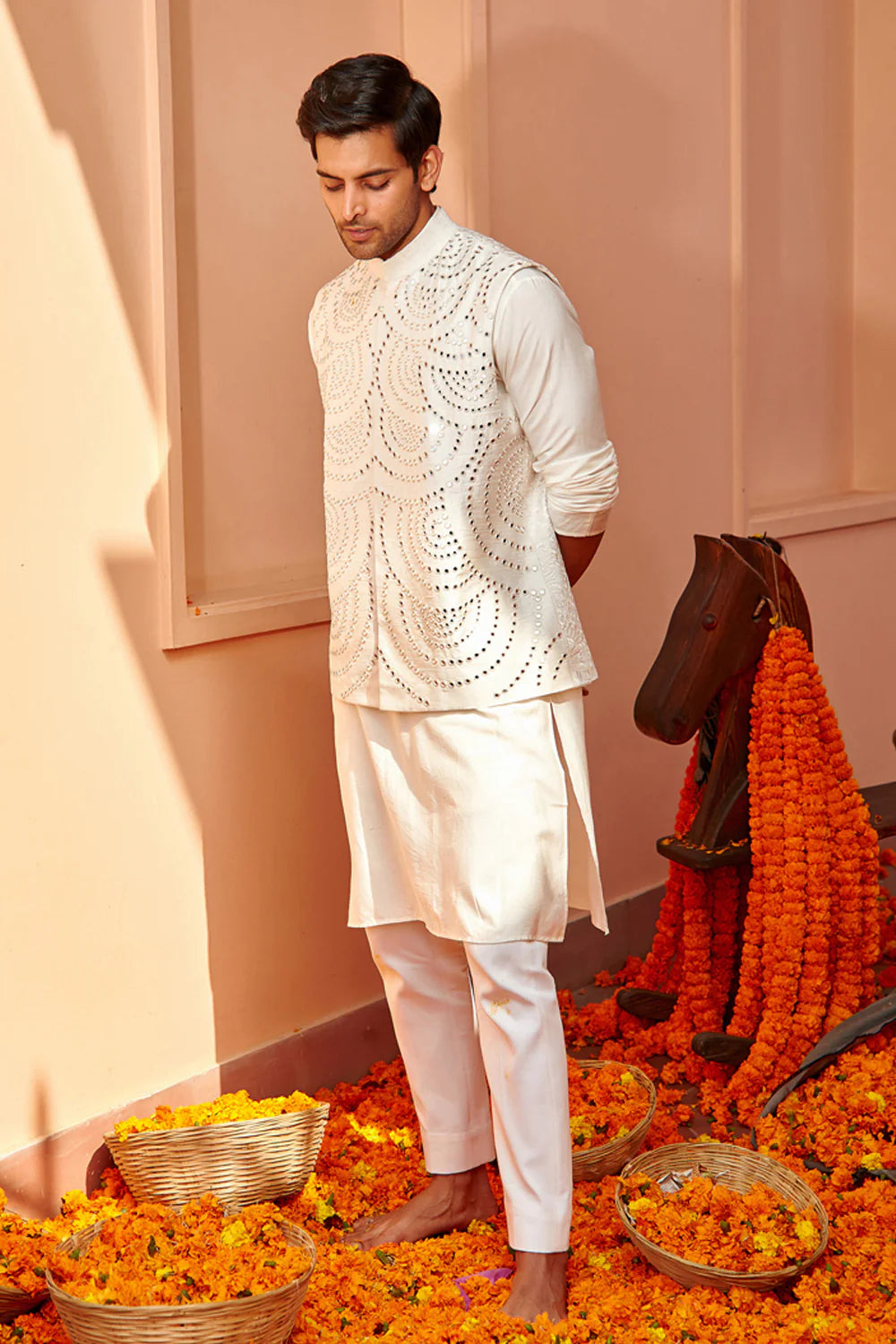 WHITE SEMI CIRCLE MIRRORWORK BUNDI