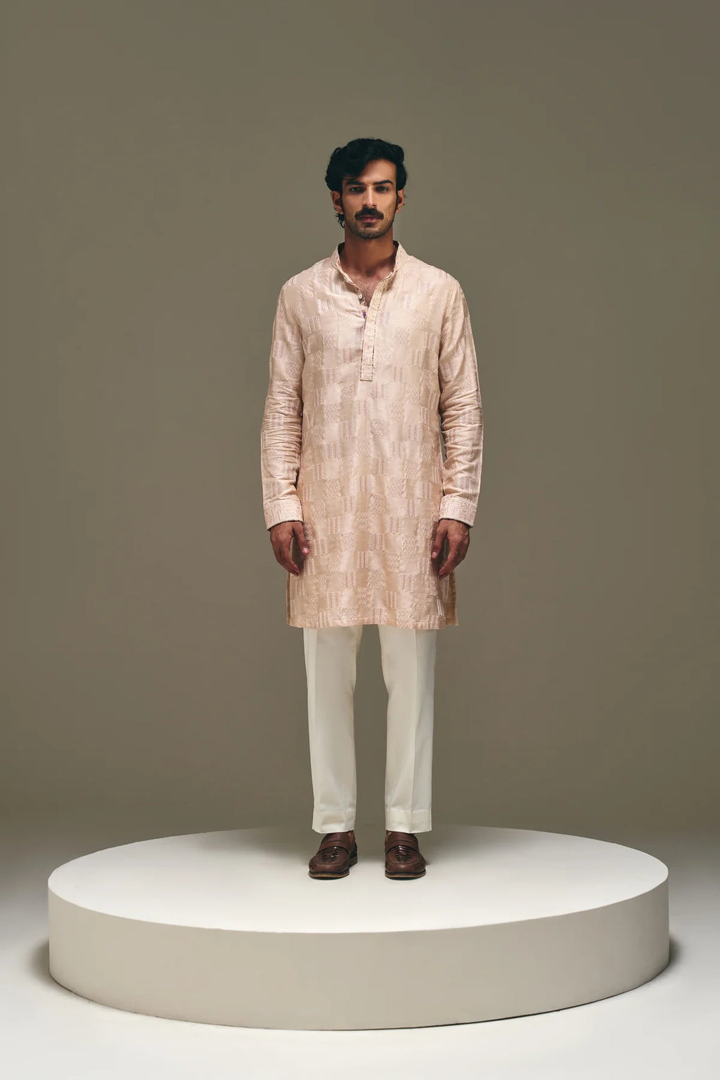 Vector Motif Kurta in Peach