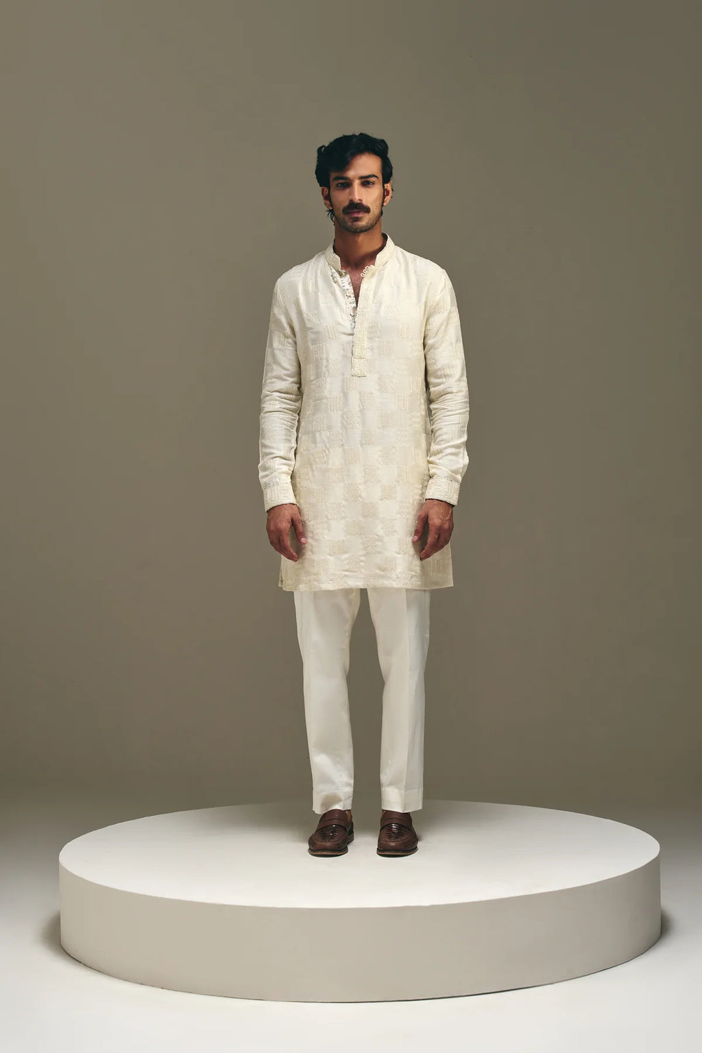 Vector Motif Kurta in Off-White